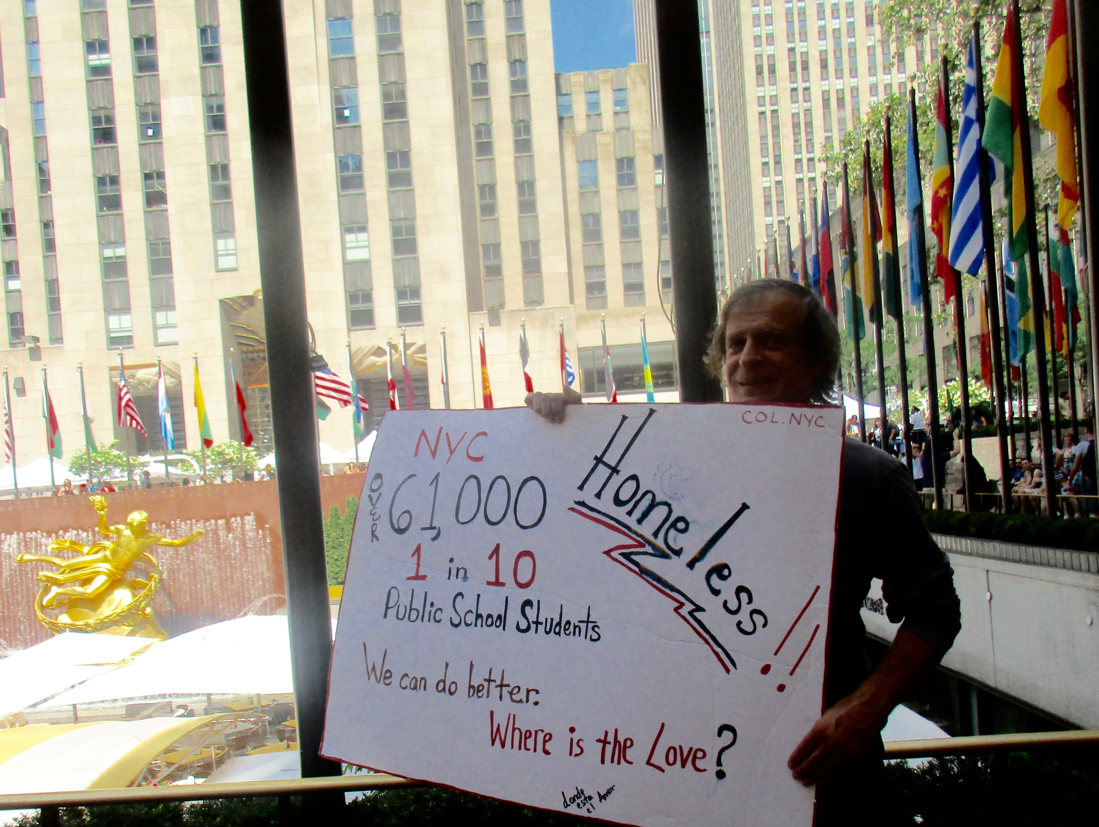 Tony Bellizzi Homelessness Project - Rockefeller center, Manhattan