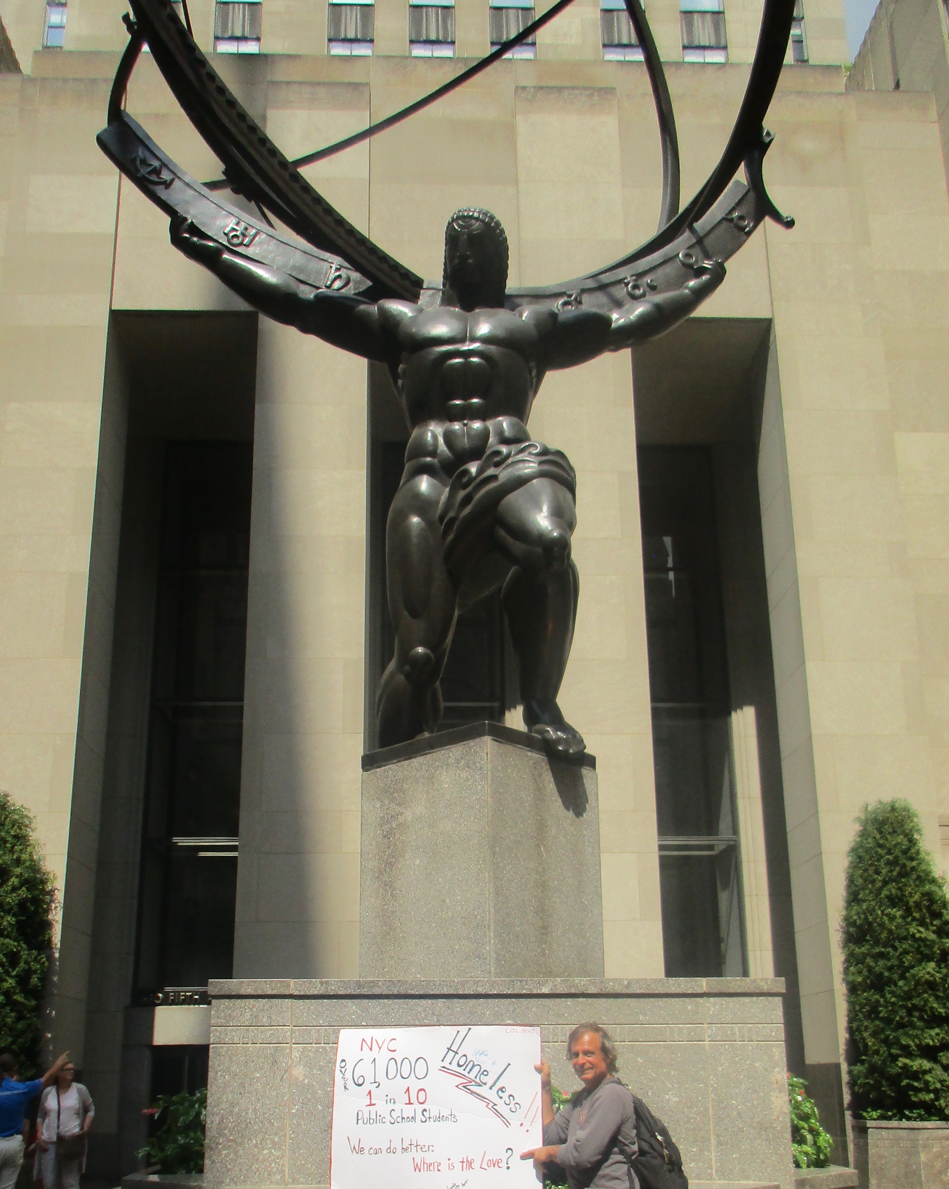 Tony Bellizzi Homelessness Project - Rockefeller center, Manhattan