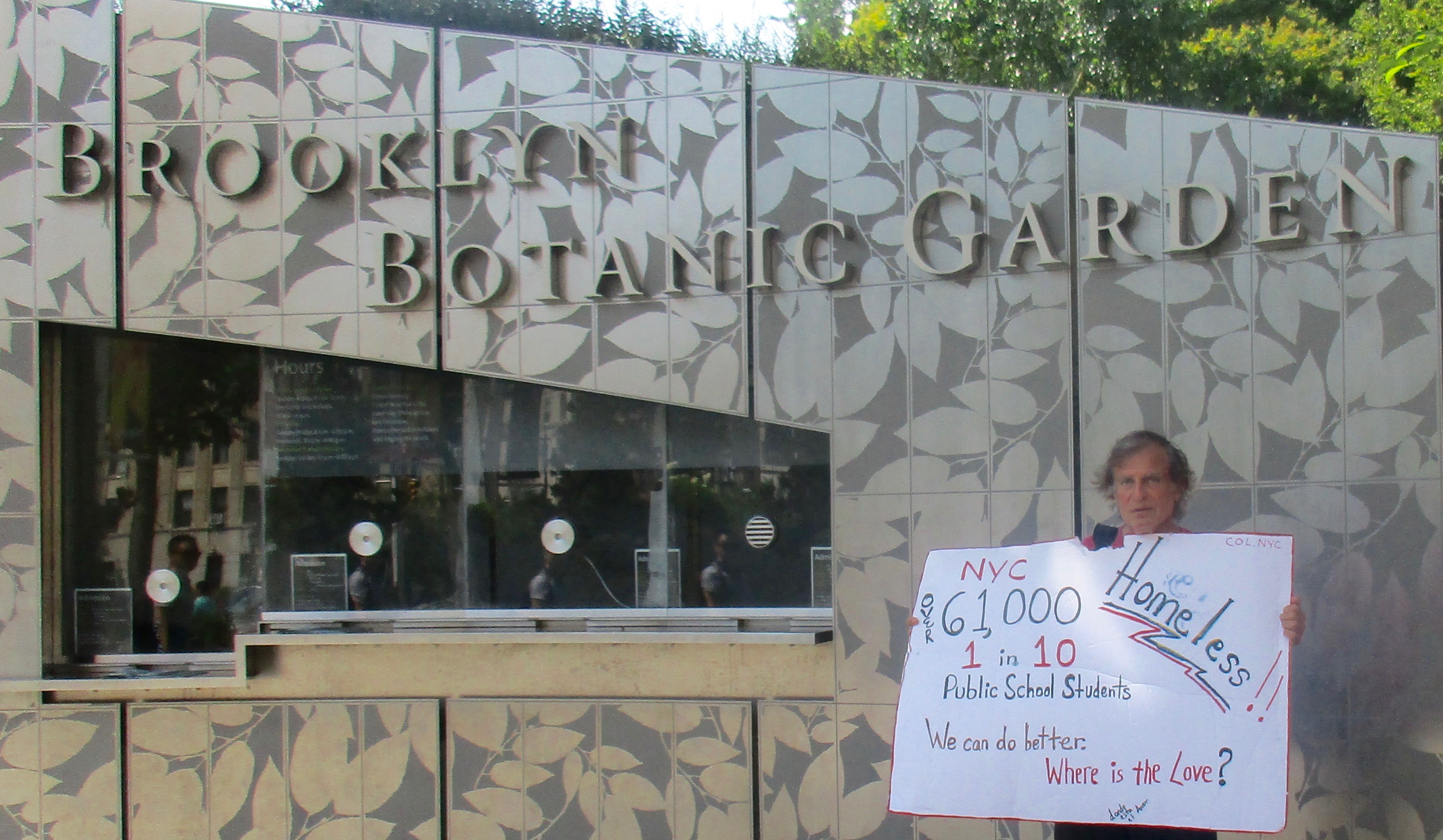 Tony Bellizzi Homelessness Project - Botanic Gardens, Brooklyn Library & Museum, Brooklyn